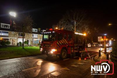 Bovenverdieping woning aan de Munnikenweg op 't Harde uitgebrand, bewoners ontdekten brand terwijl men zat te eten en de stroom uitviel. - © NWVFoto.nl