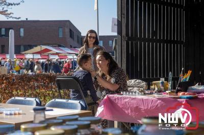 Gezellige voorjaarsmarkt bij het Nieuwe Feithenhof in Elburg - © NWVFoto.nl