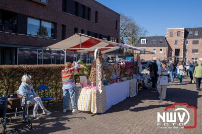 Gezellige voorjaarsmarkt bij het Nieuwe Feithenhof in Elburg - © NWVFoto.nl