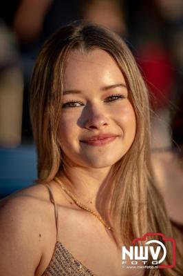 Rijen Dik voor de Glamour: Nuborgh College Oostenlicht laat Elburg stralen tijdens Gala-avond 2025 - © NWVFoto.nl