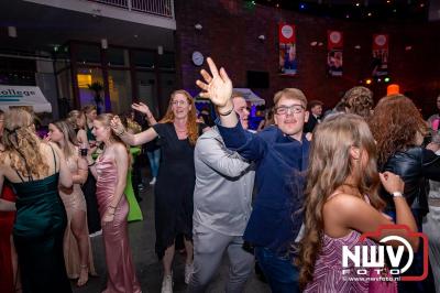 Rijen Dik voor de Glamour: Nuborgh College Oostenlicht laat Elburg stralen tijdens Gala-avond 2025 - © NWVFoto.nl