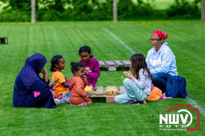 Koningsdag gezelligheid in de gemeente Oldebroek. - © NWVFoto.nl