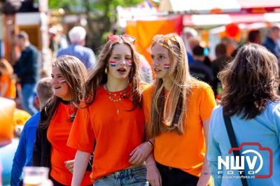 Koningsdag gezelligheid in de gemeente Oldebroek. - © NWVFoto.nl