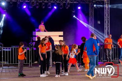 Koningsdag gezelligheid in de gemeente Oldebroek. - © NWVFoto.nl