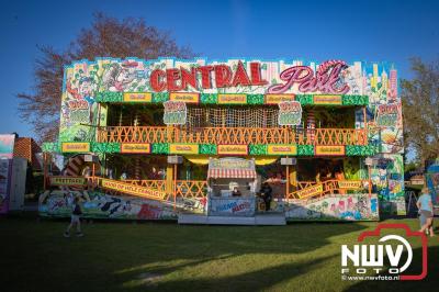 Volop plezier tijdens de kermis aan de Singel op 't Harde - © NWVFoto.nl