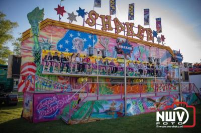 Volop plezier tijdens de kermis aan de Singel op 't Harde - © NWVFoto.nl