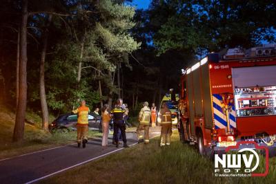Bestuurder gewond na frontale botsing met boom op de Woldberg, Elburgeweg N309 Epe. - © NWVFoto.nl
