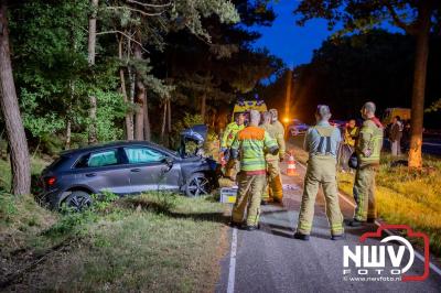 Bestuurder gewond na frontale botsing met boom op de Woldberg, Elburgeweg N309 Epe. - © NWVFoto.nl