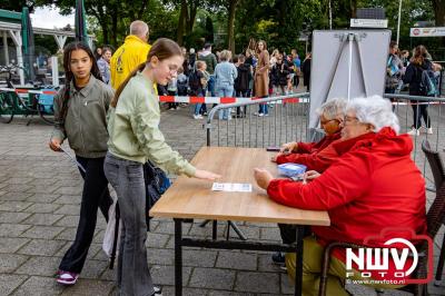 Geslaagde Start: Eerste Avond van de Avondvierdaagse op ’t Harde met een Kleine 600 Wandelaars. - © NWVFoto.nl