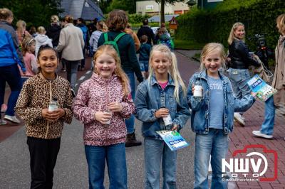 Geslaagde Start: Eerste Avond van de Avondvierdaagse op ’t Harde met een Kleine 600 Wandelaars. - © NWVFoto.nl