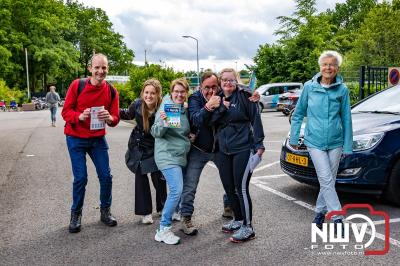 Geslaagde Start: Eerste Avond van de Avondvierdaagse op ’t Harde met een Kleine 600 Wandelaars. - © NWVFoto.nl