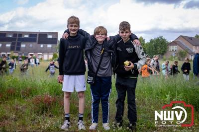 Geslaagde Start: Eerste Avond van de Avondvierdaagse op ’t Harde met een Kleine 600 Wandelaars. - © NWVFoto.nl