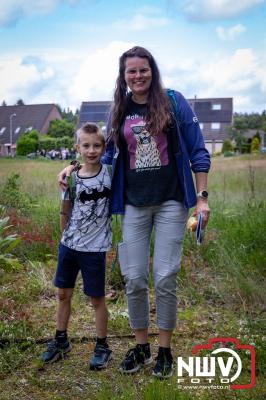 Geslaagde Start: Eerste Avond van de Avondvierdaagse op ’t Harde met een Kleine 600 Wandelaars. - © NWVFoto.nl