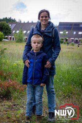 Geslaagde Start: Eerste Avond van de Avondvierdaagse op ’t Harde met een Kleine 600 Wandelaars. - © NWVFoto.nl