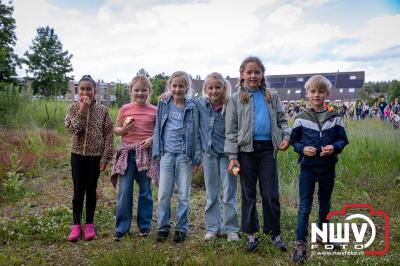 Geslaagde Start: Eerste Avond van de Avondvierdaagse op ’t Harde met een Kleine 600 Wandelaars. - © NWVFoto.nl