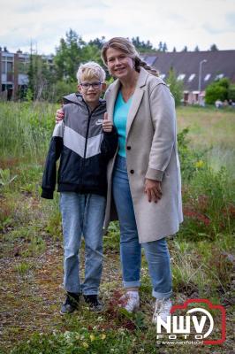 Geslaagde Start: Eerste Avond van de Avondvierdaagse op ’t Harde met een Kleine 600 Wandelaars. - © NWVFoto.nl