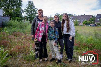 Geslaagde Start: Eerste Avond van de Avondvierdaagse op ’t Harde met een Kleine 600 Wandelaars. - © NWVFoto.nl