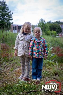 Geslaagde Start: Eerste Avond van de Avondvierdaagse op ’t Harde met een Kleine 600 Wandelaars. - © NWVFoto.nl