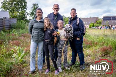 Geslaagde Start: Eerste Avond van de Avondvierdaagse op ’t Harde met een Kleine 600 Wandelaars. - © NWVFoto.nl
