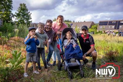Geslaagde Start: Eerste Avond van de Avondvierdaagse op ’t Harde met een Kleine 600 Wandelaars. - © NWVFoto.nl