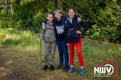 Geslaagde Start: Eerste Avond van de Avondvierdaagse op ’t Harde met een Kleine 600 Wandelaars. - © NWVFoto.nl