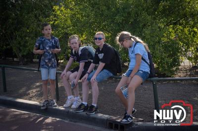 Wandelen in de schaduw: een geslaagde avond op ’t Harde - © NWVFoto.nl
