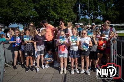 Wandelen in de schaduw: een geslaagde avond op ’t Harde - © NWVFoto.nl