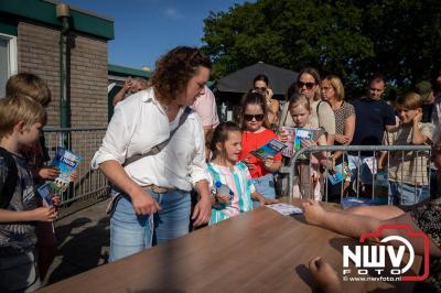 Wandelen in de schaduw: een geslaagde avond op ’t Harde - © NWVFoto.nl