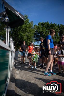 Wandelen in de schaduw: een geslaagde avond op ’t Harde - © NWVFoto.nl