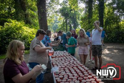Wandelen in de schaduw: een geslaagde avond op ’t Harde - © NWVFoto.nl