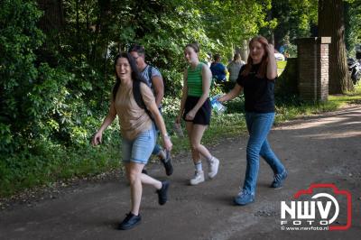 Wandelen in de schaduw: een geslaagde avond op ’t Harde - © NWVFoto.nl