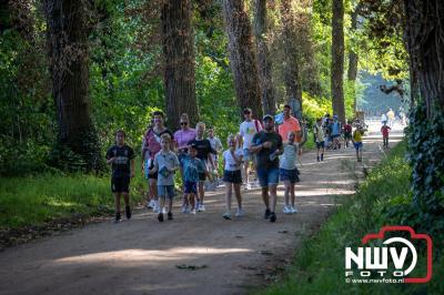 Wandelen in de schaduw: een geslaagde avond op ’t Harde - © NWVFoto.nl