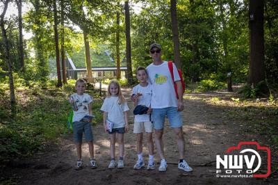 Wandelen in de schaduw: een geslaagde avond op ’t Harde - © NWVFoto.nl