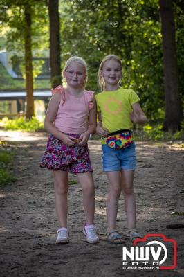 Wandelen in de schaduw: een geslaagde avond op ’t Harde - © NWVFoto.nl