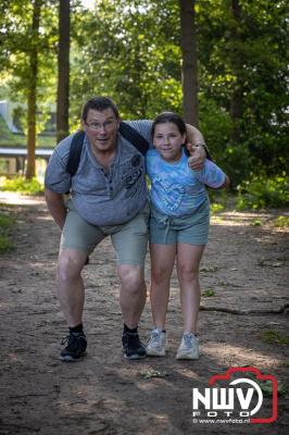 Wandelen in de schaduw: een geslaagde avond op ’t Harde - © NWVFoto.nl