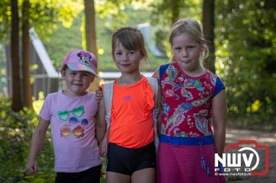 Wandelen in de schaduw: een geslaagde avond op ’t Harde - © NWVFoto.nl