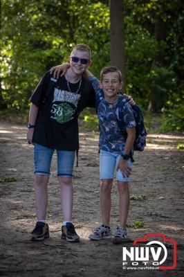Wandelen in de schaduw: een geslaagde avond op ’t Harde - © NWVFoto.nl