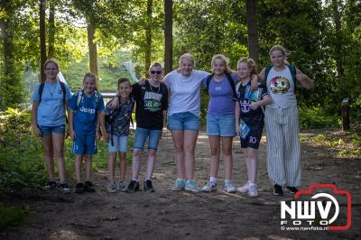 Wandelen in de schaduw: een geslaagde avond op ’t Harde - © NWVFoto.nl