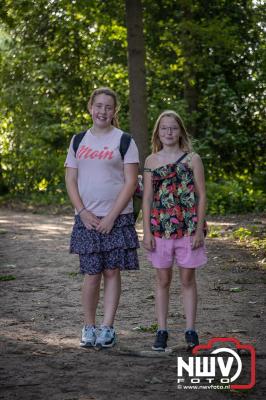 Wandelen in de schaduw: een geslaagde avond op ’t Harde - © NWVFoto.nl