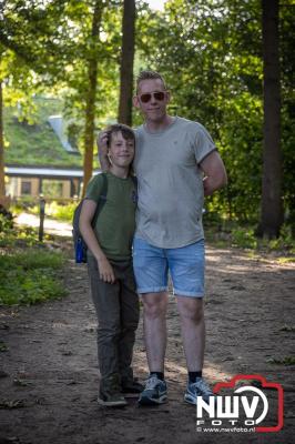 Wandelen in de schaduw: een geslaagde avond op ’t Harde - © NWVFoto.nl