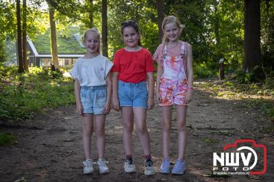 Wandelen in de schaduw: een geslaagde avond op ’t Harde - © NWVFoto.nl