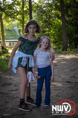 Wandelen in de schaduw: een geslaagde avond op ’t Harde - © NWVFoto.nl