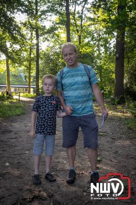 Wandelen in de schaduw: een geslaagde avond op ’t Harde - © NWVFoto.nl