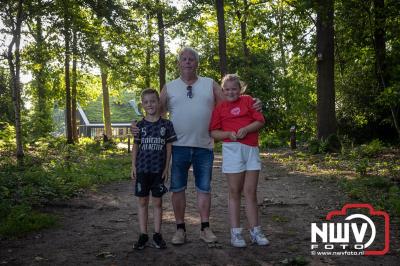 Wandelen in de schaduw: een geslaagde avond op ’t Harde - © NWVFoto.nl