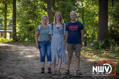 Wandelen in de schaduw: een geslaagde avond op ’t Harde - © NWVFoto.nl