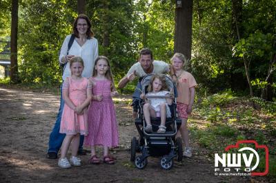Wandelen in de schaduw: een geslaagde avond op ’t Harde - © NWVFoto.nl