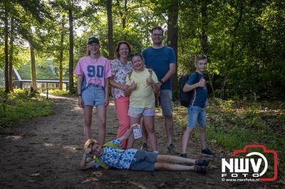 Wandelen in de schaduw: een geslaagde avond op ’t Harde - © NWVFoto.nl
