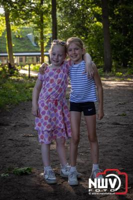 Wandelen in de schaduw: een geslaagde avond op ’t Harde - © NWVFoto.nl