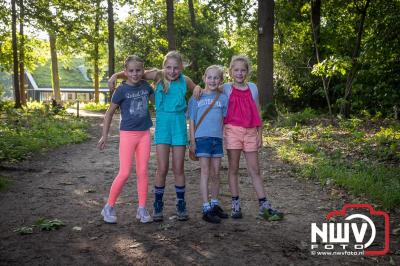 Wandelen in de schaduw: een geslaagde avond op ’t Harde - © NWVFoto.nl