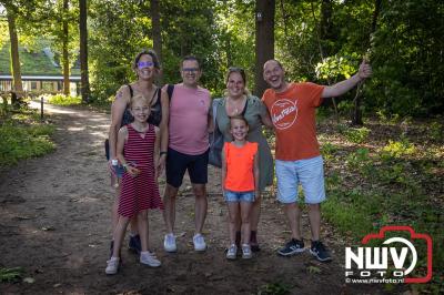 Wandelen in de schaduw: een geslaagde avond op ’t Harde - © NWVFoto.nl